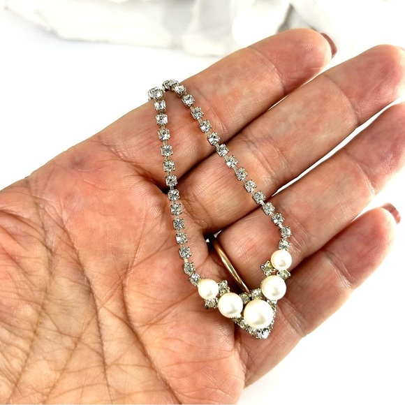 Pearls Rhinestones Fashion Necklace - Picture 6 of 8